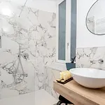 Nelli - Via Biassa 4*