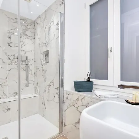 Gasthof Nelli - Via Biassa 4*